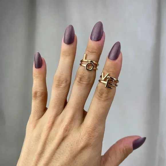 💕 NWOT Gold Tone L O V E Midi Ring Set Size 3 - 3.5 LOVE Stacking Rings - Picture 10 of 14